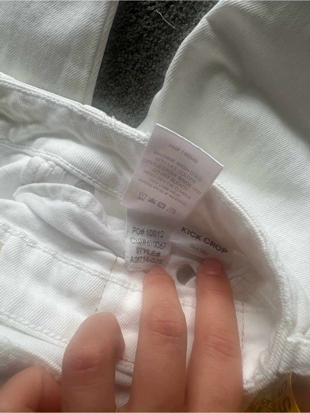 AMO Kick Crop Jeans Sea Salt White Raw Hem High Rise Size 26 - Picture 5 of 5